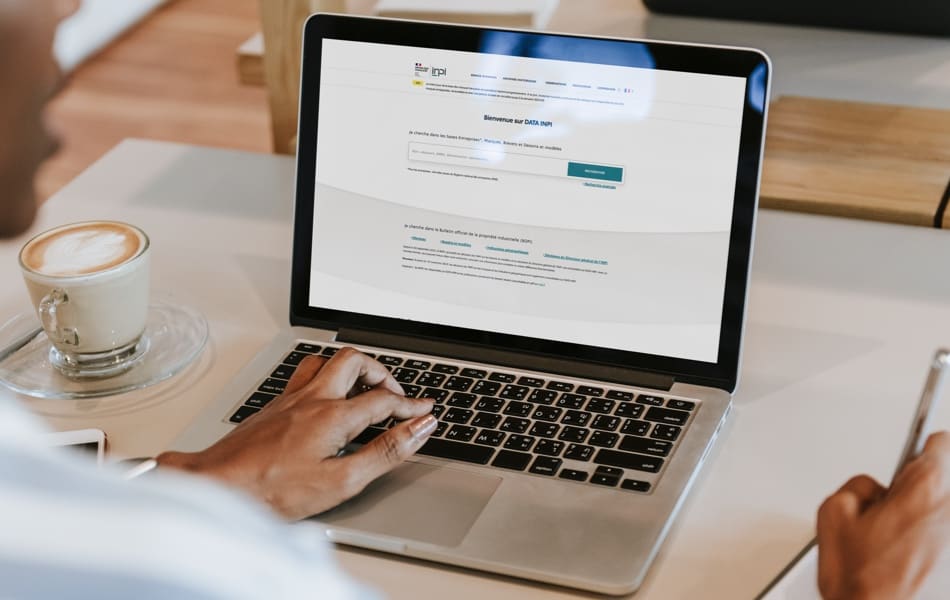 créer une identité de marque recherche d'un nom de marque